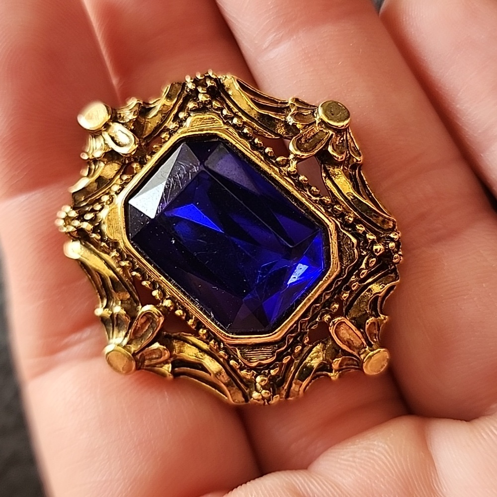 VTG brooch
